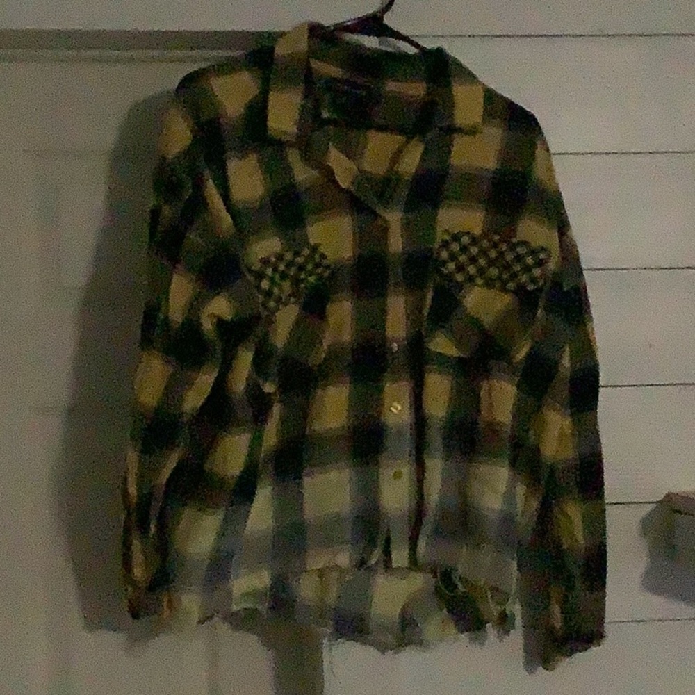 Yellow and black checkers women’s jacket. Size 1x. Great condition. Button down.